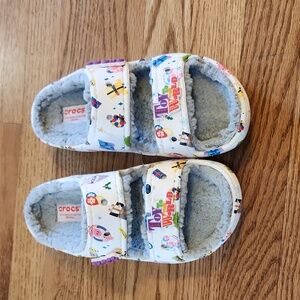 Toy to the World Disney Crocs M4W6